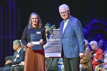 2022 Foundation Continuing Scholarship recipient Jacinta Jackson and Mr Terry Moran AC, Chancellor