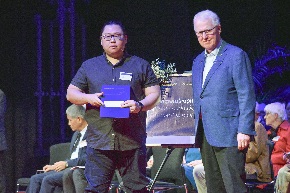 Hiu Wibowo 2022 recipient